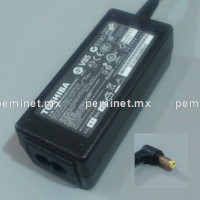 Eliminador / Cargador - Toshiba 19.0 V / 1.58 A - Conector 5.5 mm