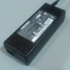 Eliminador / Cargador - Toshiba 19.0 V / 4.74 A - Conector 5.5 mm